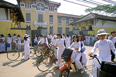 Nguen Thi Minh Khai high school, Ho Chi Minh City (Saigon), Vietnam, Indochina, Southeast Asia, Asia