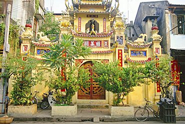 Old Quarter street scene, Hanoi, Vietnam