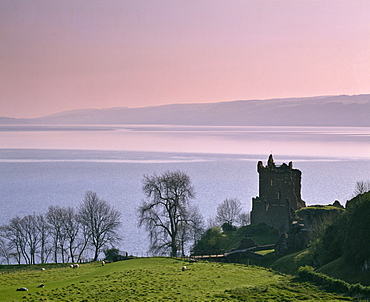 Urquhart Castle, built in the 14th century, destroyed at the end of the 17th century, Strone Point on the north-western shore of Loch Ness, Inverness-shire, Highlands, Scotland, United Kingdom, Europe