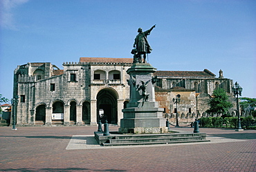 First cathedral built by the Spanish in the New World, Santo Domingo, UNESCO World Heritage Site, Dominican Republic, island of Hispaniola, West Indies, Central Amerca