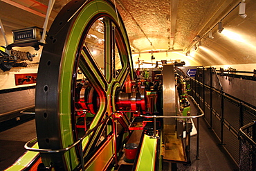 Engines for lifting gear, Tower Bridge, London, England, United Kingdom, Europe