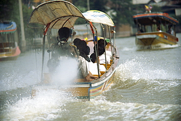 Long tail boat river ferry on the klongs in Bangkok, Thailand, Southeast Asia, Asia