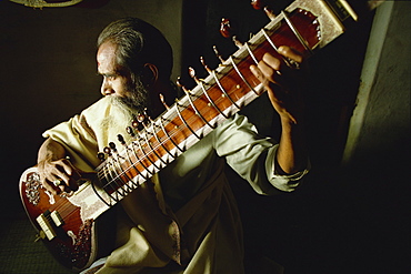 Sitar player, India, Asia