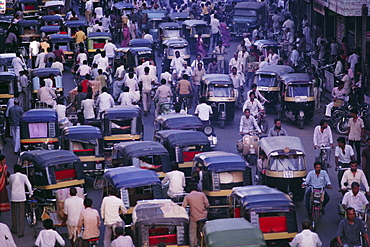 Traffic congestion, cyclists and auto-rickshaws, Ahmedabad, Gujarat State, India