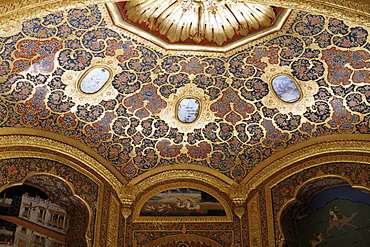 Detail of painted and gilded ceiling in the public reception area, Kuchaman Fort, Rajasthan state, India, Asia 