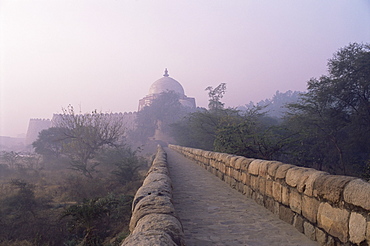 Tomb of Ghiyasuddin Tughlaq (Ghiyas-ud-din Tughluq), Delhi, India, Asia