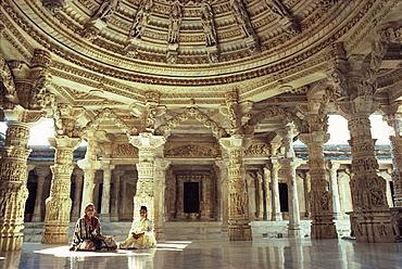 Interior of Vimal Vasahi Temple built in the 11th century dedicated to the first Jain sain, Mount Abu, Rajasthan state, India, Asia