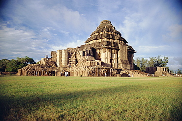 The Sun Temple dedicated to the Hindu Sun God Surya, Konarak, Orissa State, India, Asia