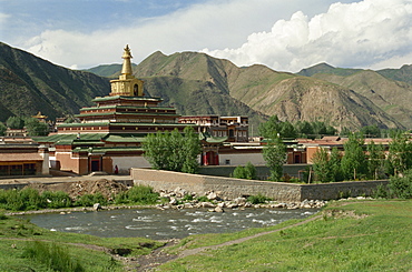 Stupas (chortens), Labrang Tibetan Monastery, Gansu, China, Asia