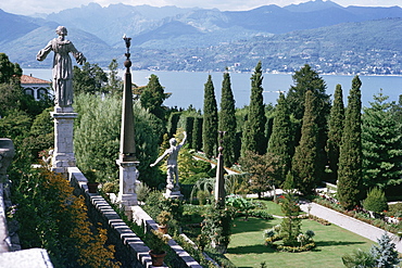 Isola Bella, completed in 1670 for Count Borromeo, Lake Maggiore, Piedmont, Italy, Europe