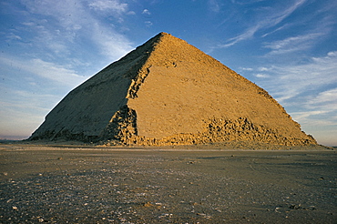 The Bent pyramid (pyramid of Dahshur), 321ft high, base 620ft, Egypt, North Africa, Africa