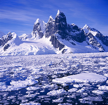 Iceflow off the rugged west coast of the Antartic Peninsula, Antarctica 