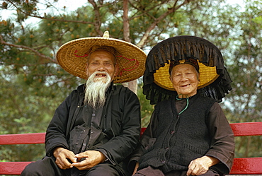 Elderly Hakka couple in traditional dress, Hong Kong, China, Asia