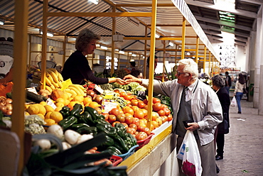 Shopping in the market hall, Faro, Portugal, Europe