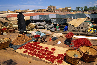 Market near the harbour, Mopti, Mali, West Africa, Africa