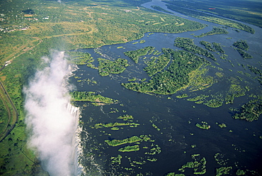 Victoria Falls (Mosi-oa-Tunya), UNESCO World Heritage Site, Zimbabwe, Africa