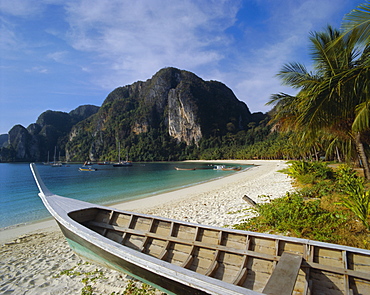 Ko Pi Pi (Phi Phi) Island near Phuket, Thailand, Asia