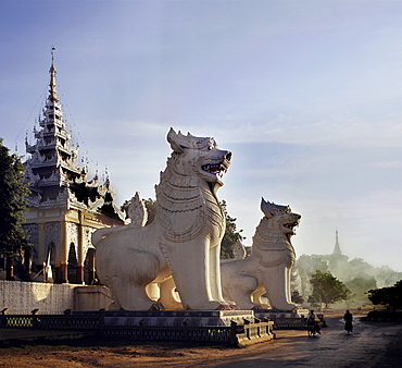 Lions at the foot of Mandalay Hill, Mandalay, Myanmar (Burma), Asia