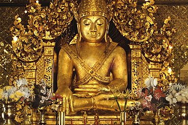 The main Buddha Image in the Sandamuni Pagoda, Mandalay, Myanmar (Burma), Asia