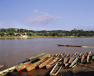 The Mekong River at Chiang Khong, looking over to Laos on the opposite bank, Thailand, Southeast Asia, Asia