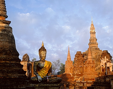 Ruins of Wat Mahathat, Sukhothai, UNESCO World Heritage Site, Thailand, Southeast Asia, Asia