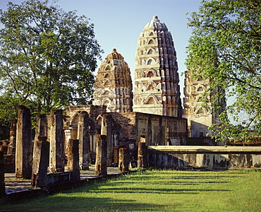 Wat Si Sawai, a temple of Khmer origin, Sukhothai, UNESCO World Heritage Site, Thailand, Southeast Asia, Asia