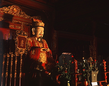 Statue of Confucius, Temple of Literature, Hanoi, Vietnam, Indochina, Southeast Asia, Asia