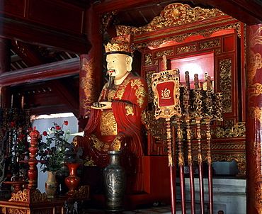 Statue of Confucius, Temple of Literature, Hanoi, Vietnam, Indochina, Southeast Asia, Asia