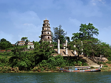 Thien Mu Pagoda, UNESCO World Heritage Site, situated on the left bank of the Perfume River, Hue, Vietnam, Indochina, Southeast Asia, Asia