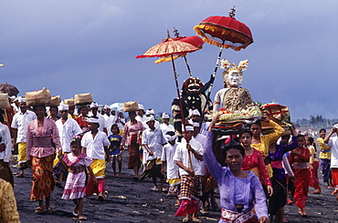 Melasti, a purification ceremony in Bali, Indonesia, Southeast Asia, Asia