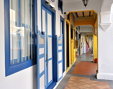 The five foot way in Kiang Saik Road, Singapore, Southeast Asia, Asia