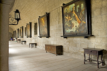 Cloister of San Augustin church, the oldest church in Manila dating from 1607, which survived American bombing, UNESCO World Heritage Site, Philippines, Southeast Asia, Asia