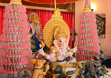 Ganesh altar, Wat Doi Wao, Mae Sai, Thailand, Southeast Asia, Asia 