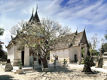 Wat Ko Keo Suttharam, Ayuttayan temple noted for its murals, Petchaburi, Thailand, Southeast Asia, Asia