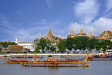 Royal barges on the Chaopraya River, Bangkok, Thailand, Southeast Asia, Asia