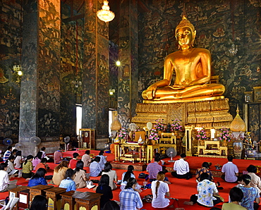 Iinterior of main viharn of Wat Suthat, Bangkok, Thailand, Southeast Asia, Asia