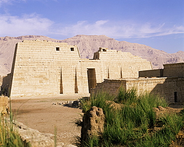 Mortuary temple of Ramses III, Medinet Habu, Thebes, UNESCO World Heritage Site, Egypt, North Africa, Africa