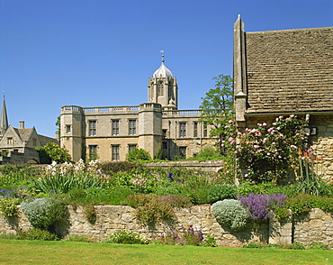 War Memorial Gardens and Christ Church, Oxford, Oxfordshire, England, United Kingdom, Europe