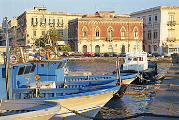 Boats in the harbour, Ortygia, Syracuse, on the island of Sicily, Italy, Europe