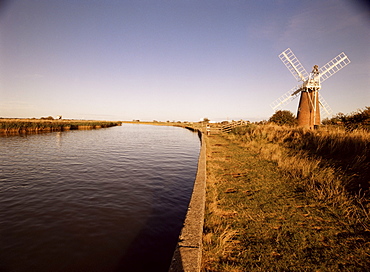 Stracey Arms windpump, River Bure, Norfolk Broads, Norfolk, England, United Kingdom, Europe