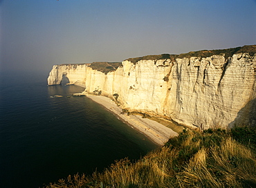 Mannaporte Arch, Etretat, Cote d'Albatre (Alabaster Coast), Seine-Maritime, Haute Normandie (Normandy), France, Europe