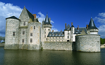 The Chateau at Sully-sur-Loire, UNESCO World Heritage Site, in Loiret, Loire Valley, Centre, France, Europe