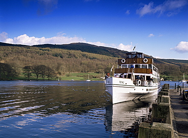 Steamer on Lake Windermere, Lake District National Park, Cumbria, England, United Kingdom, Europe