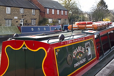 Canal and village Stoke Bruerne, Grand Union Canal, Northamptonshire, England, United Kingdom, Europe