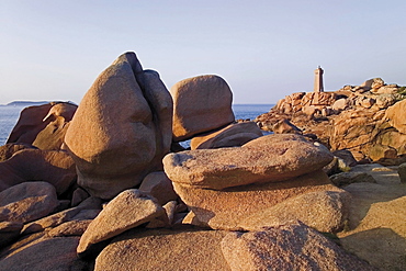 Pars-kamor lighthouse, Ploumanach, Breton Corniche, Cote de Granit Rose, Cotes d'Armor, Brittany, France, Europe