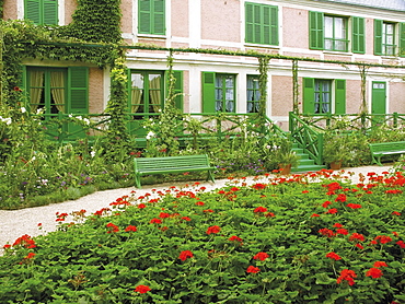 House and garden of the Impressionist painter Claude Monet, Giverny, Eure, Normandy, France, Europe