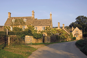 Road to Stanway village, Cotswold Way footpath, The Cotswolds, Gloucestershire, England, United Kingdom, Europe