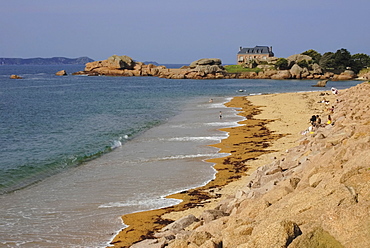 Beach, Tregastel, Cote de Granit Rose, Cotes d'Armor, Brittany, France, Europe