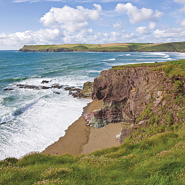 Coastal footpath between Haymer Bay Rock and Polzeath, Cornwall, England, United Kingdom, Europe