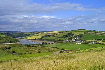 View of the Devon coast from Bantham to Thurlestone, the South Hams, from the South West Devon footpath, Devon, England, United Kingdom, Europe